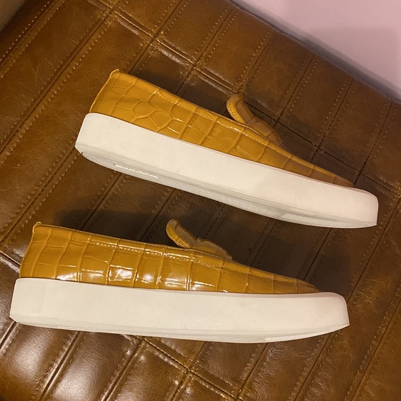 NWOT Vince Ghita Women’s Shoes Dark Gold/Tan Leather 8M - Picture 7 of 9